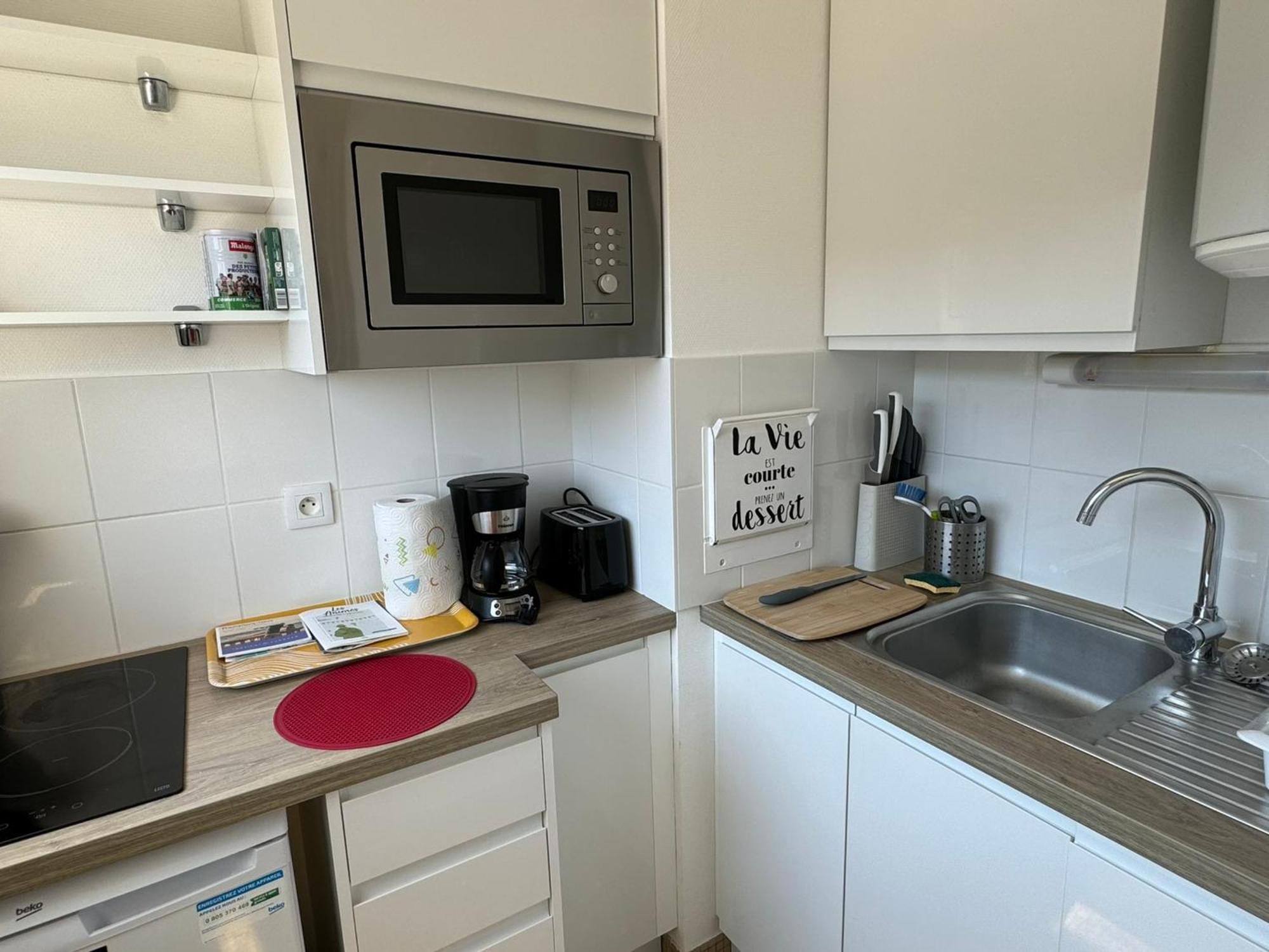 Studio Central A Cabourg Avec Balcon, Wifi Gratuit & Parking - Fr-1-487-372 Exterior foto